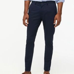 Skinny-fit chino pant